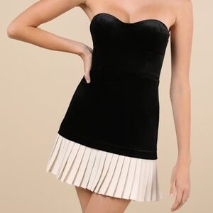 Elevated Invite Black Velvet Strapless Mini Dress